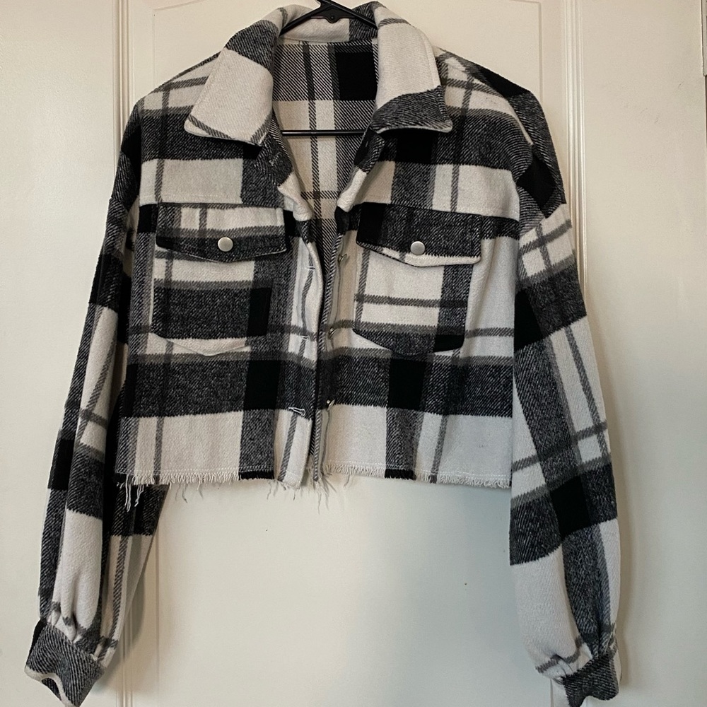 Women Oversized Flannel Crop Jacket